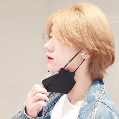 ainsor8995's profile picture. 