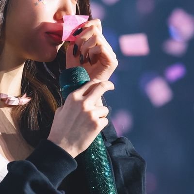 bydewana's profile picture. Personal account.