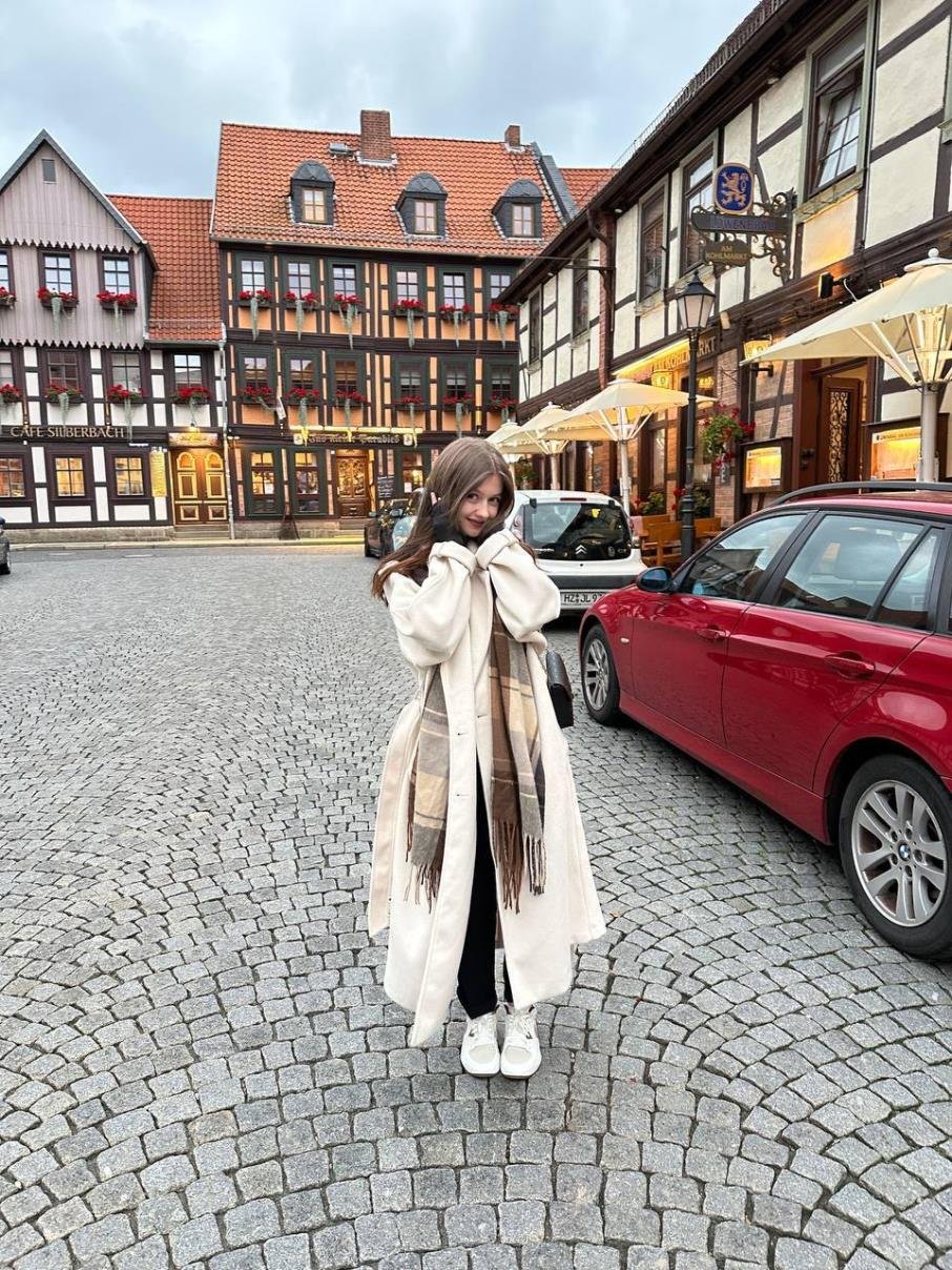 Princess_Silve's profile picture. freckles over filters