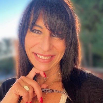 lsemprelasusy's profile picture. C'erano piroette, costellazioni , roba da stirare, nuvole ,zucchero filato, e scarpe da scegliere.