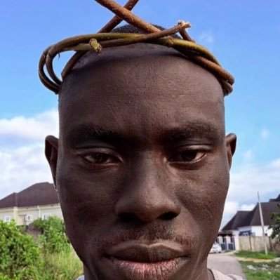 kosmicalien's profile picture. Fvck’ed up past💔…future….idk in God’s hands🤲……..present tryna survive🧑‍🦯🧎