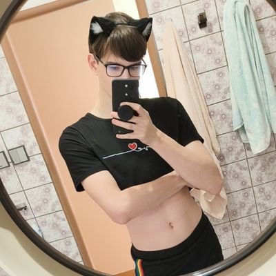 blu_the_femboy's profile picture. 🏳️‍🌈 Sane Gay Femboy Twink / 21 ♂️ / SFW