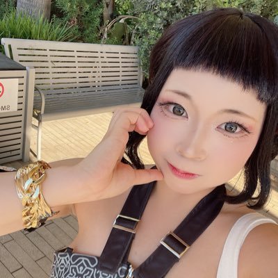 minicoss_'s profile picture. I forgot what my old bio was but I’m a smol cosplayer