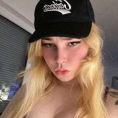 transmeowriza's profile picture. Your favorite trans🔞🥵 babe is available for meet-ups and custom content. Serious inquiries only ❌no freebies, ❌no exceptions.
