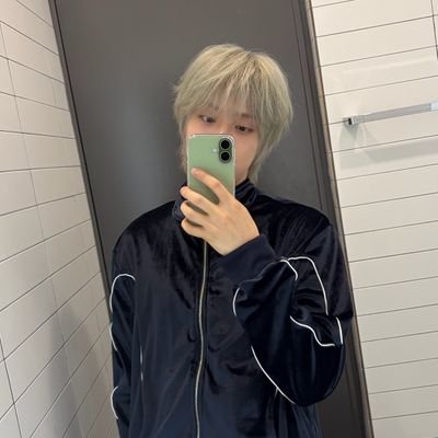 teenageweirdd's profile picture. 