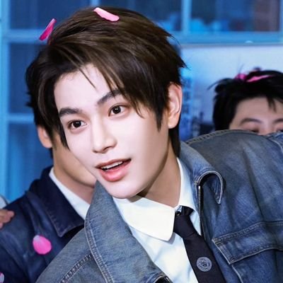 plathsfig's profile picture. here for my elite employees ✨