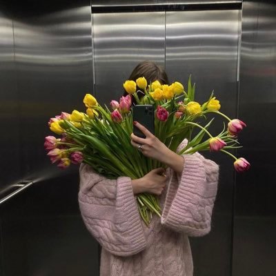 esraa_sadiq_'s profile picture. FCES || Graduated || MU 🎶 🦉