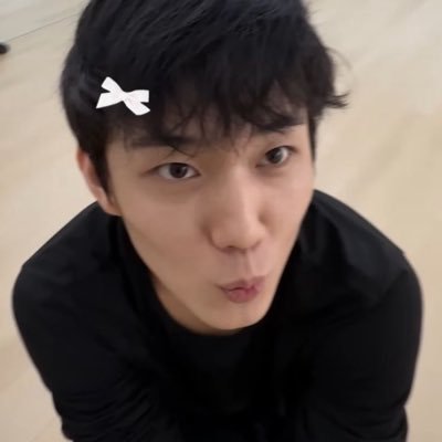 cherrietiktak's profile picture. that one friend who's too jitak pilled ໒꒱ wlw jitak warrior #1 virtual angel enjoyer