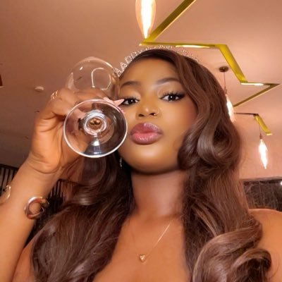 liz_hijay's profile picture. One day at a time.