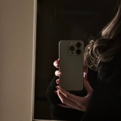 weam2071's profile picture. 