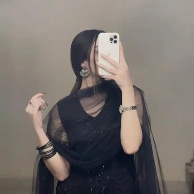 RiyaSh025's profile picture. "Storyteller. Dreamer. Coffee lover."