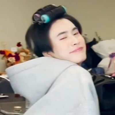 urRottenPotato's profile picture. I tweet my feelings,always a loner.geminifourth🍰

Blejie 🎀
✨#clairebell era ✨