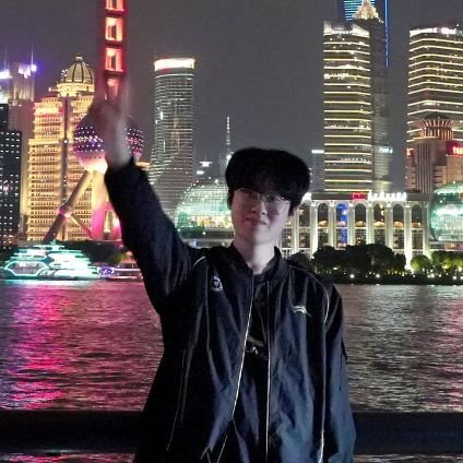 Luluooooou's profile picture. ⚡🌰🦁
YAMMYYAMMY🥰