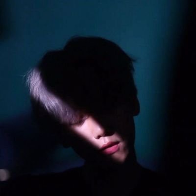 _ghyghEX9's profile picture. 🍓
Have I the courage to change today?