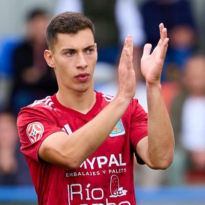 SergiArmero's profile picture. Delantero centro del @SDTarazona. Any 2002. Benvinguts al meu Twitter! Bienvenidos a mi twitter!