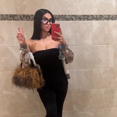 mariez__'s profile picture. 