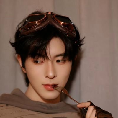 FON__SK's profile picture. #ซิงชิว #DESIRE4 
#อากาเซ่ #GOT7
#แม็กกี้บาส #6CODE