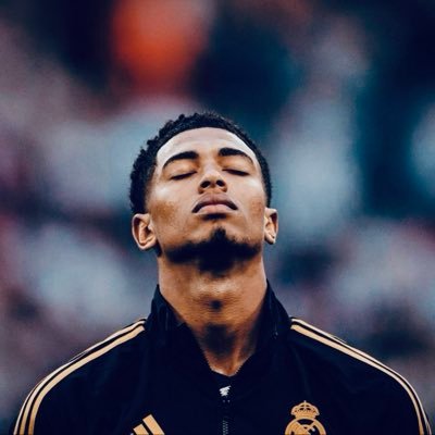 blanco_Renn's profile picture. Focused on growth, creativity, and the pursuit of excellence — on the field and beyond. Hala Madrid 🤍