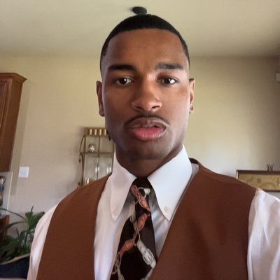 Saadtooreal's profile picture. Greatness is a choice! $.I.A (Artist/Creator) 🎶 N.O.I ☪️ Host of The VizWorld Podcast 🎙️Dreams Are For Lovers Out Now 🎶 Link in BIO!