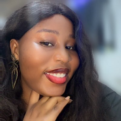 Precipex's profile picture. I’m nice and smell nice always❤️