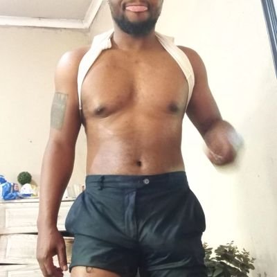 LungaKhumalo29's profile picture. Football fanatic ⚽ Black Top 🥵🔥🥺🍓 celibacy