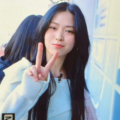 yulechkapriv's profile picture. itzy's center 🐱 #신류진 and i-dle's leader 🐹 #전소연