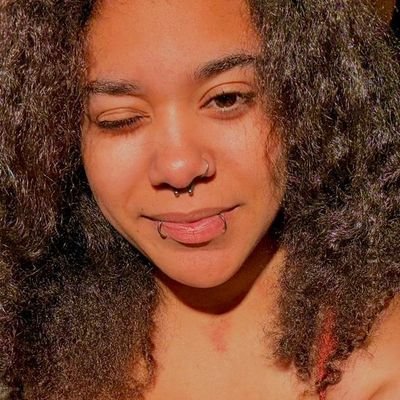 Courtne82293216's profile picture. 