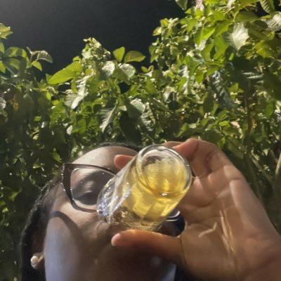 thauanxy's profile picture. ✨apenas uma gostosa a favor de samba de rua, original de 600ml e conversa fiada✨