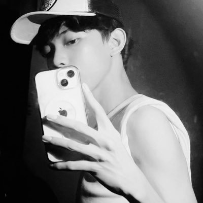 aranbilover's profile picture. currently dying died dead dead