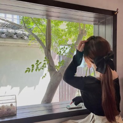 Lmozmozuo's profile picture. Collecting sunsets, good energy, and memories that feel like home ✨