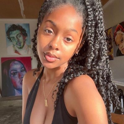 Karensharp04's profile picture. Artist/writer/magician ✨💫 SCAD🎨