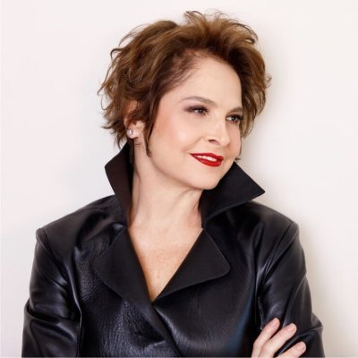 DaniellilimaD's profile picture. Fã de mulheres maduras e novelas.