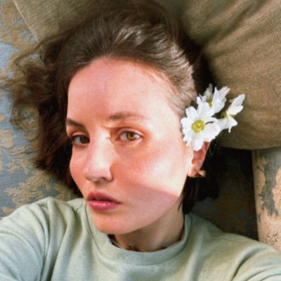 annabeleenft's profile picture. ✨Content Creator & Artist    
✨Wallchain Quacker                   
✨Quack Believer