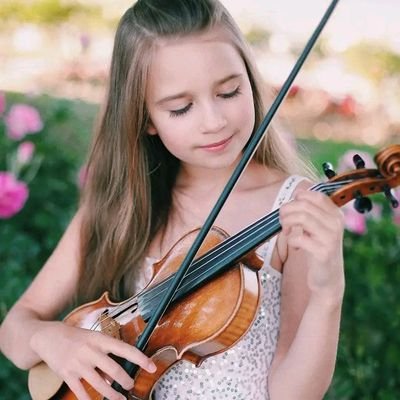 karolinapr19704's profile picture. 