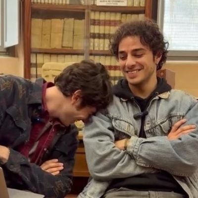 sbalestrina's profile picture. ✰𝓟𝓸𝓻𝓽𝓪𝓶𝓲 𝓭𝓸𝓿𝓮 𝓼𝓲𝓪𝓶𝓸 𝓼𝓽𝓪𝓽𝓲 𝓹𝓮𝓻 𝓵'𝓾𝓵𝓽𝓲𝓶𝓪 𝓿𝓸𝓵𝓽𝓪 𝓻𝓪𝓰𝓪𝔃𝔃𝓲✰ aspettando i simuel canon (speriamo)•male invece male