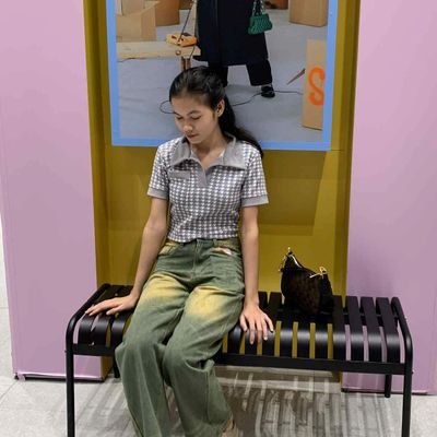 PouNa2045235's profile picture. 