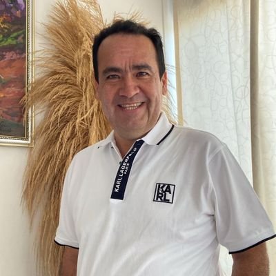 timomojica1's profile picture. ABOGADO.ESPECIALISTA EN FILOSOFÍA Y PROYECTOS .HINCHA DEL ATLÉTICO BUCARAMANGA.ADICTO AL ☕️.EXCONCEJAL DE BUCARAMANGA,EXCANDIDATO A LA ALCALDIA Y CONGRESO .