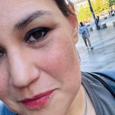 celinecrespin's profile picture. Formatrice #CM #SocialMedia #BrandContent #DigitalStrategy. 🇫🇷/🇨🇮, Tatouée, Geek, Curvy. Cinéphile, Catloveuse. Bi-Libre 🏳️‍🌈