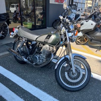 Zensyou400's profile picture. SRでツーリング大好き。 いすゞのフォワード乗り。小1男の子と0歳女の子の2児のお父さんやってます。だいたいのポストがキャビンから撮った写真ばかりです、赤信号の時に写真撮ってます、ホントほんと。