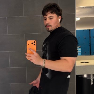 alandoza7's profile picture. 