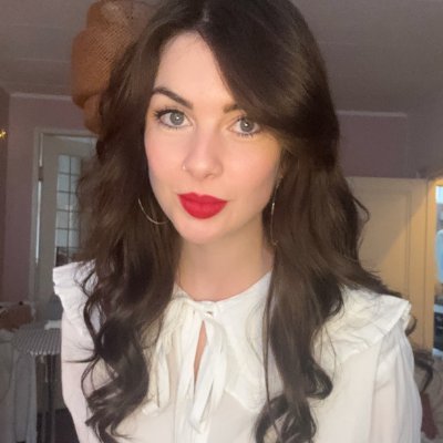 Ebzo's profile picture. Neurodivergent writer and coach/counsellor specialising in helping late-diagnosed/questioning autistic women rebuild their lives. #actuallyautistic