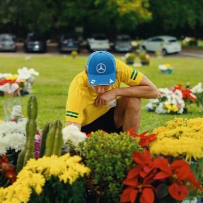 bextuit's profile picture. Le football me rend heureux ✨😎