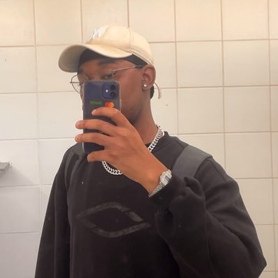 JwnLuak86679631's profile picture. Me chame de melancólica 🌊