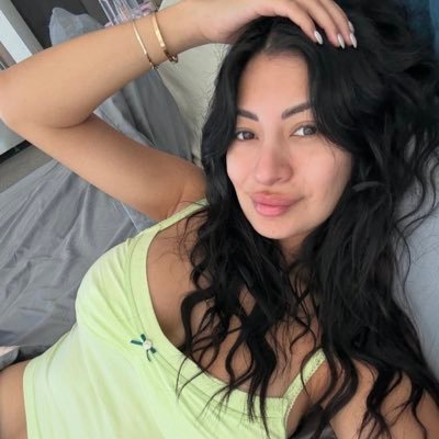 Lucia5514711120's profile picture. Passé privée 😒🍫 🍀pour mes tarifs ,pack de nude // sexcam //vip //reel ou virtuel chaud 🥵 écrivez moi en privé https://t.co/blHrMuCtkM