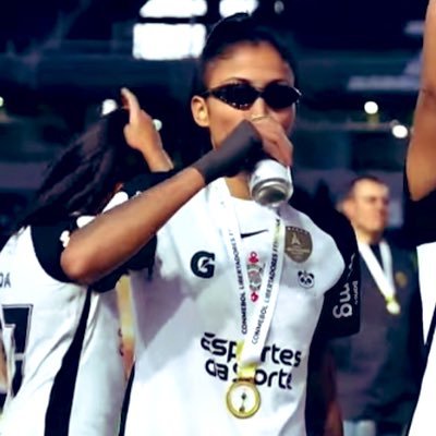 gabi_stjames's profile picture. No feeling is final.