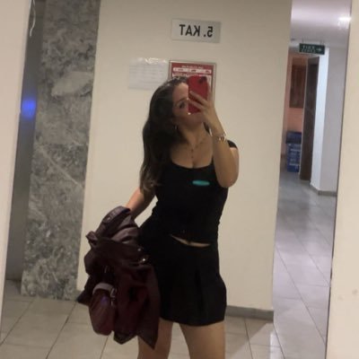 mademederenal's profile picture. Full time babygirl, part time nurse