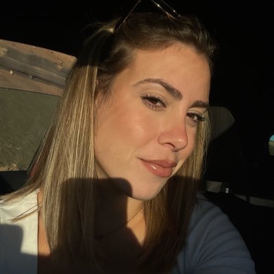 desiihdez99's profile picture. 