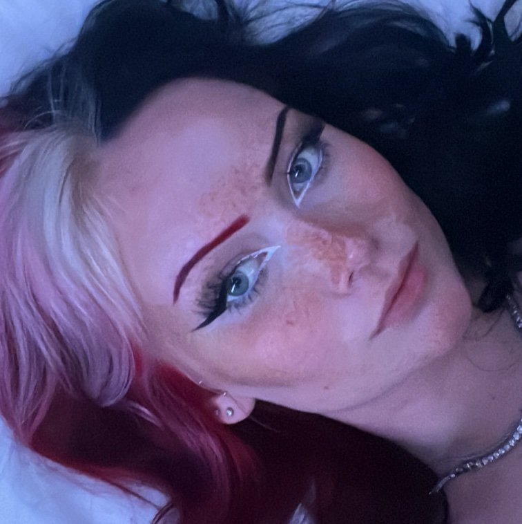 poisonbxbyyy_'s profile picture. 