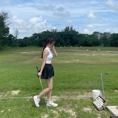 gjupn15257465's profile picture. Confidence costs,she can afford it.