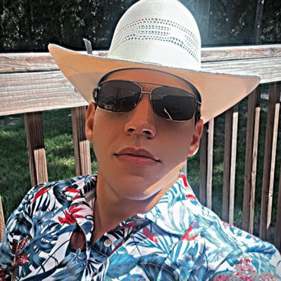 tellohh's profile picture. 